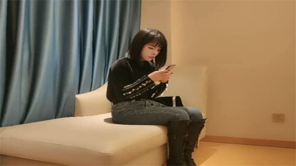 超新星崛起一屌探花高端嫩模穿着靴子好骚